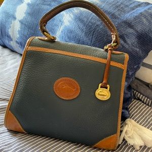 {Dooney & Bourke} Vintage One Handle Satchel GUC